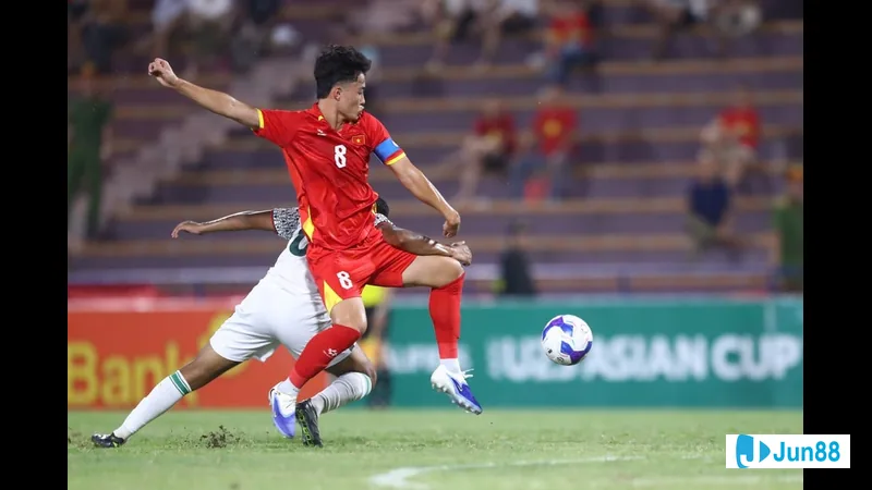 U23 Việt Nam và U23 Singapore trên sân thi đấu
